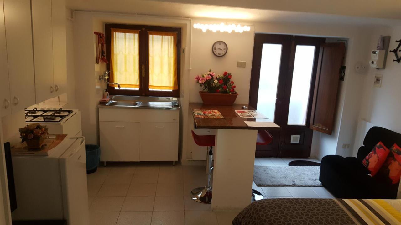 Location Turistic Monolocale Nel Parco Del Santuario Apartment Asti Ngoại thất bức ảnh