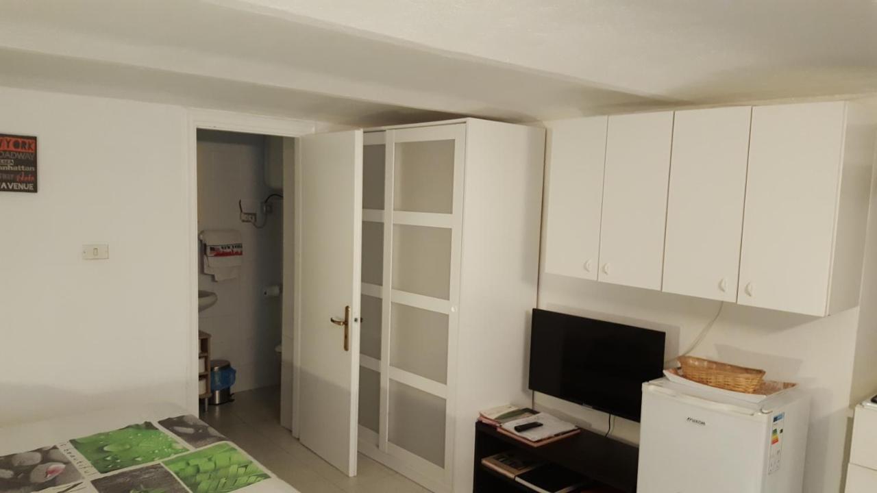 Location Turistic Monolocale Nel Parco Del Santuario Apartment Asti Ngoại thất bức ảnh